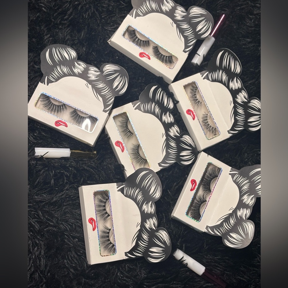 Dramatic Strip Lashes - Picture 2 of 2